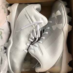 Men’s Under Armour baseball cleats